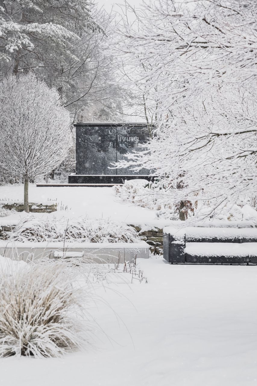 Im Winterparadies steht der Gartenpavillon von Livingglas